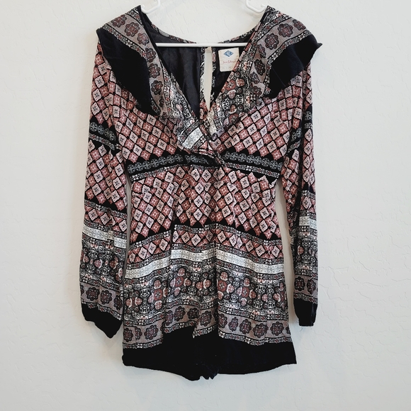 💕 Wild Blue Sadie Robertson Black Boho Romper Medium - Picture 12 of 15